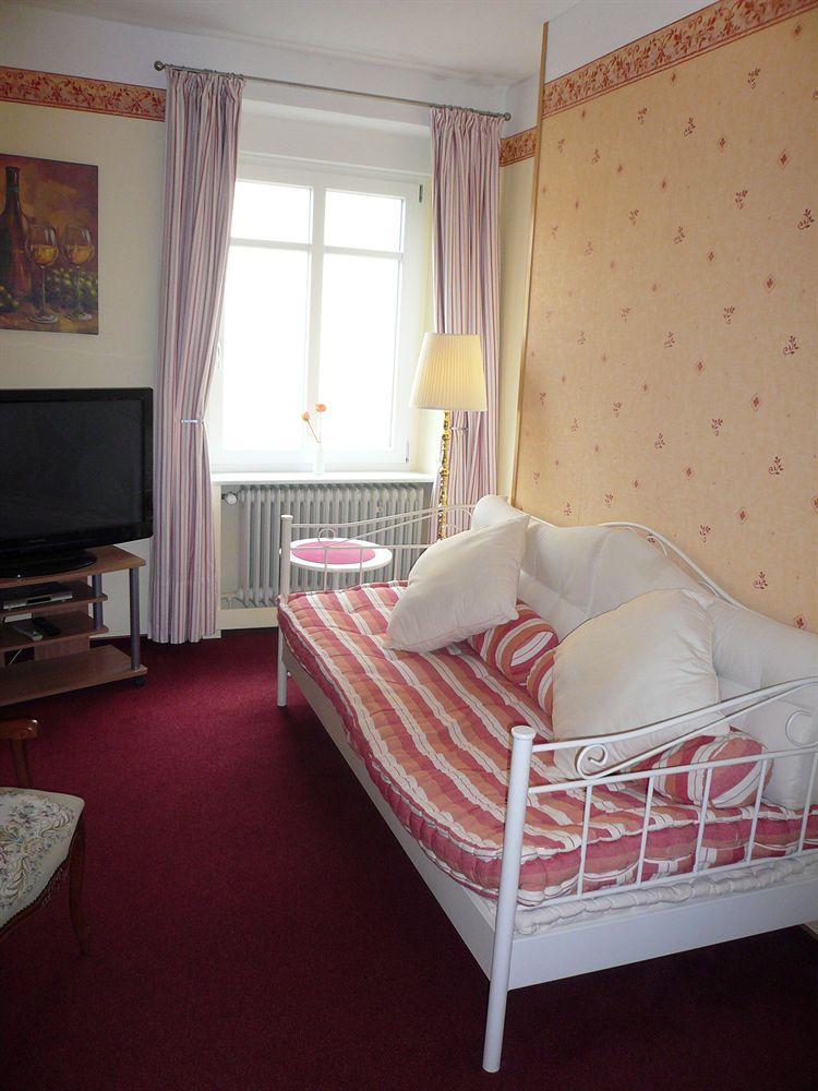 Mosel-Landhaus Am Moselufer B&B Briedern Exterior photo