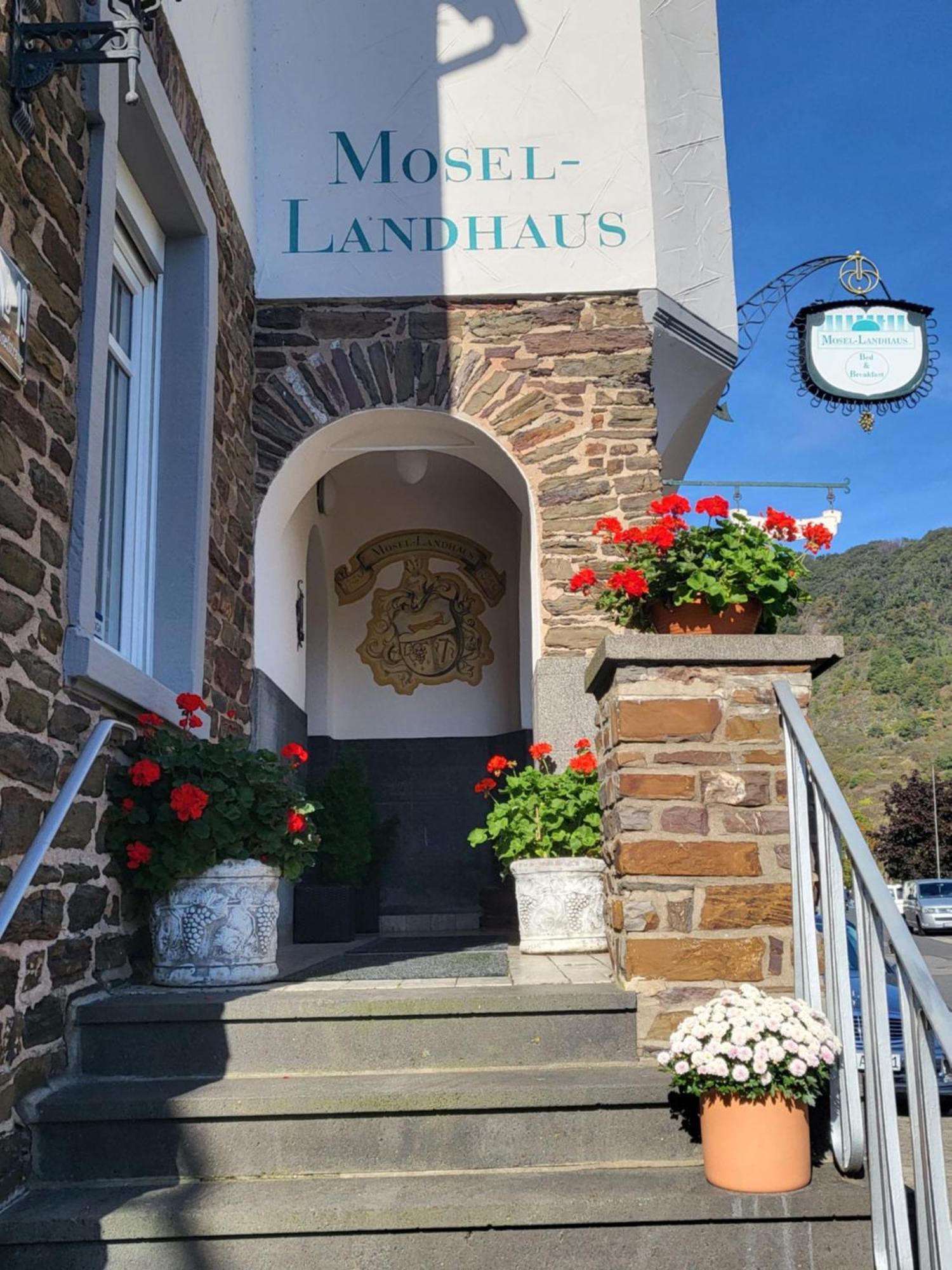 Mosel-Landhaus Am Moselufer B&B Briedern Exterior photo