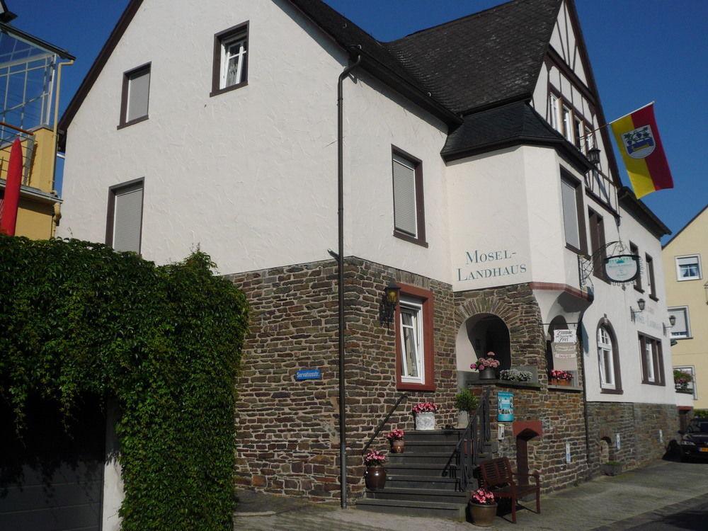 Mosel-Landhaus Am Moselufer B&B Briedern Exterior photo