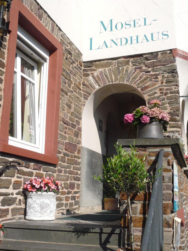 Mosel-Landhaus Am Moselufer B&B Briedern Exterior photo