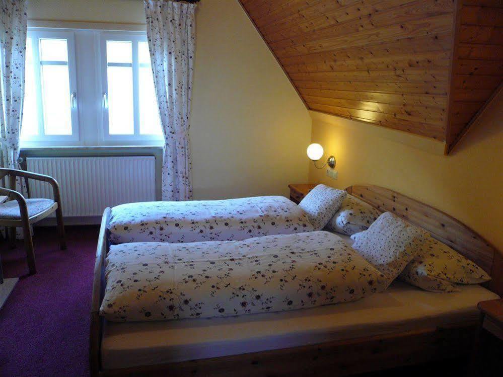 Mosel-Landhaus Am Moselufer B&B Briedern Exterior photo